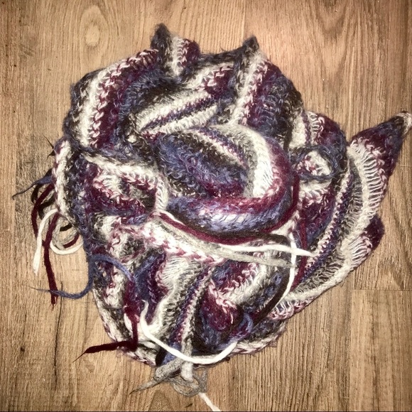 💰PRICE DROP💰Mexx Spiral Scarf 🧣🧣🧣 - Picture 3 of 4